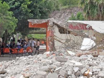 Padres-y-defensores-denuncian-incumplimiento-de-amparo-para-reparar-secundaria-en-Tlapa