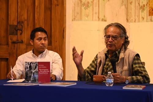 Pedro-Valtierra-anuncia-una-edicion-dedicada-al-movimiento-zapatista-tras-charla-en-San-Cristobal