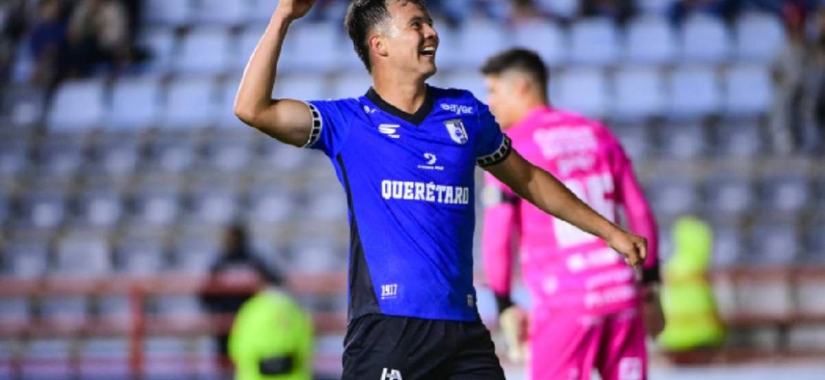 Queretaro-remonta-a-Pachuca-con-doblete-de-Ali-Avila