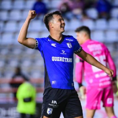 Queretaro-remonta-a-Pachuca-con-doblete-de-Ali-Avila
