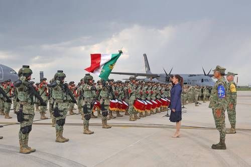 Regresa-a-Mexico-el-agrupamiento-Yumare-tras-mision-de-rescate-en-Venezuela