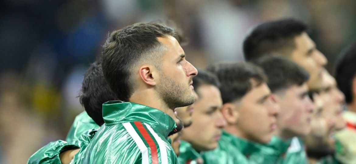 Santiago-Gimenez-Para-ser-campeones-del-mundo-hay-que-ganarle-a-cualquiera