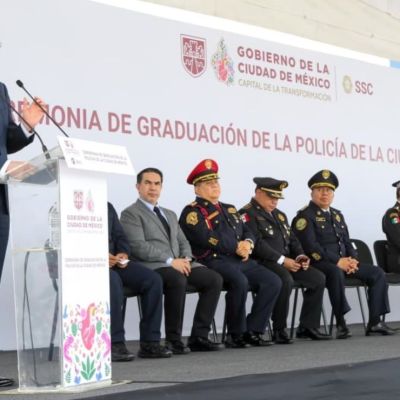 Se-graduan-426-nuevos-policias-en-la-Ciudad-de-Mexico-anuncian-estimulo-economico-por-su-trabajo-durante-el-Mundial