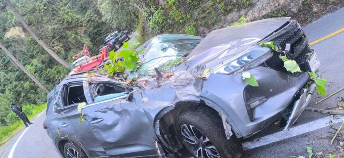 Seis-lesionados-tras-volcadura-en-la-carretera-Amecameca‑Tlamacas