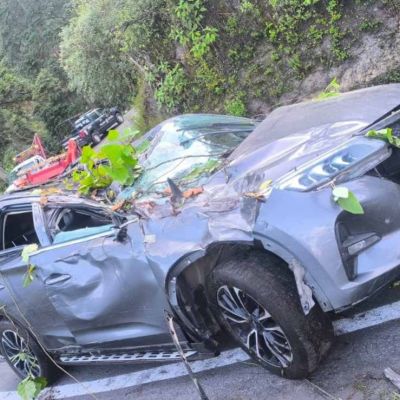 Seis-lesionados-tras-volcadura-en-la-carretera-Amecameca‑Tlamacas