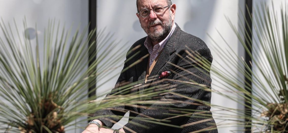 Sergio-Vela-reune-la-memoria-de-su-Parsifal-en-el-libro-La-bella-simplicidad