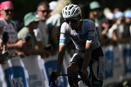 Tadej-Pogacar-se-impone-en-Le-Lioran-y-amplia-su-ventaja-en-el-Tour-2026