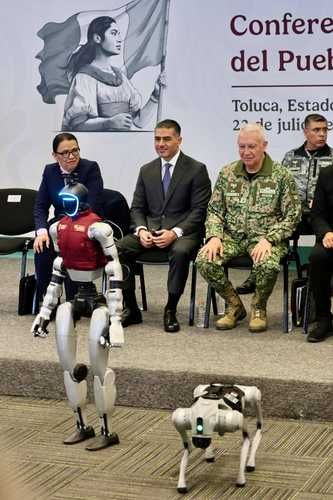 Toluca-presentan-a-Ceci-y-un-perro-robotico-que-se-integraran-al-C5