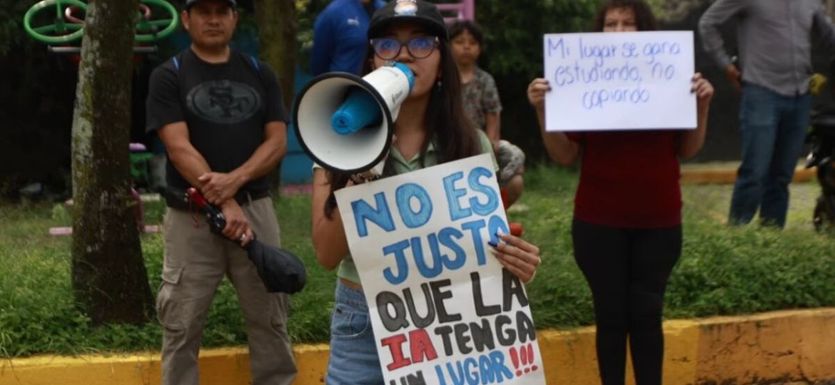 UNAM-detecta-celulares-y-posibles-suplantaciones-en-examen-de-ingreso-2026