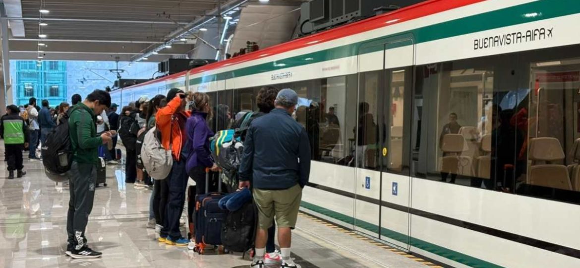 Usuarios-reportan-largas-esperas-y-corridas-insuficientes-en-el-Tren-Felipe-Angeles-hacia-el-AIFA