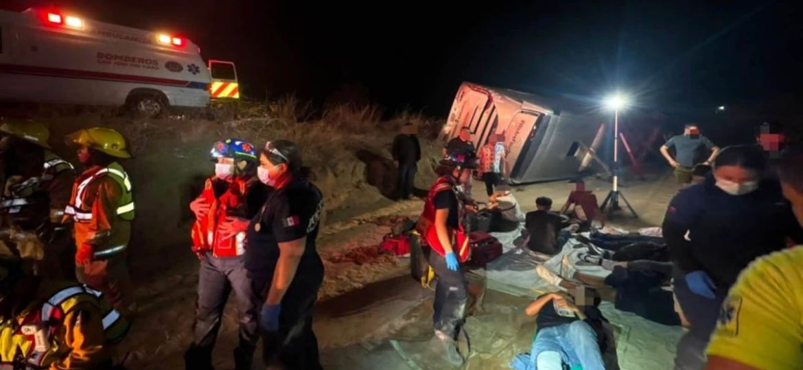 Vuelca-autobus-en-San-Jose-del-Cabo-saldo-preliminar-3-muertos-y-17-lesionados