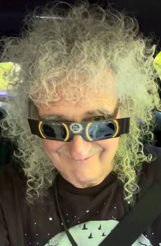 Brian-May-presencia-el-eclipse-total-desde-el-Observatorio-de-Javalambre