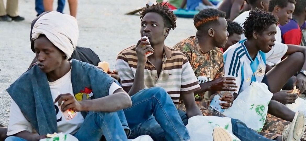 Ceuta-alrededor-de-mil-menores-migrantes-permanecen-varados-tras-cruce-masivo