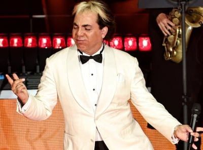 Cristian-Castro-aparece-en-el-Auditorio-Nacional-con-una-nueva-acompanante