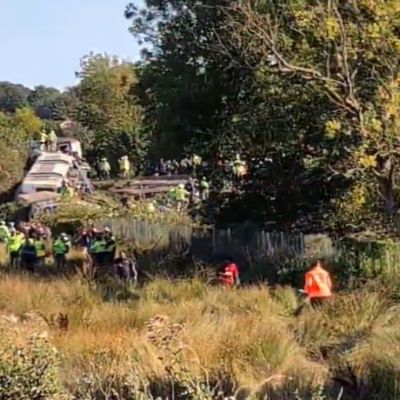 Descarrila-tren-de-pasajeros-en-Lewes-Inglaterra-se-desconoce-si-hay-victimas