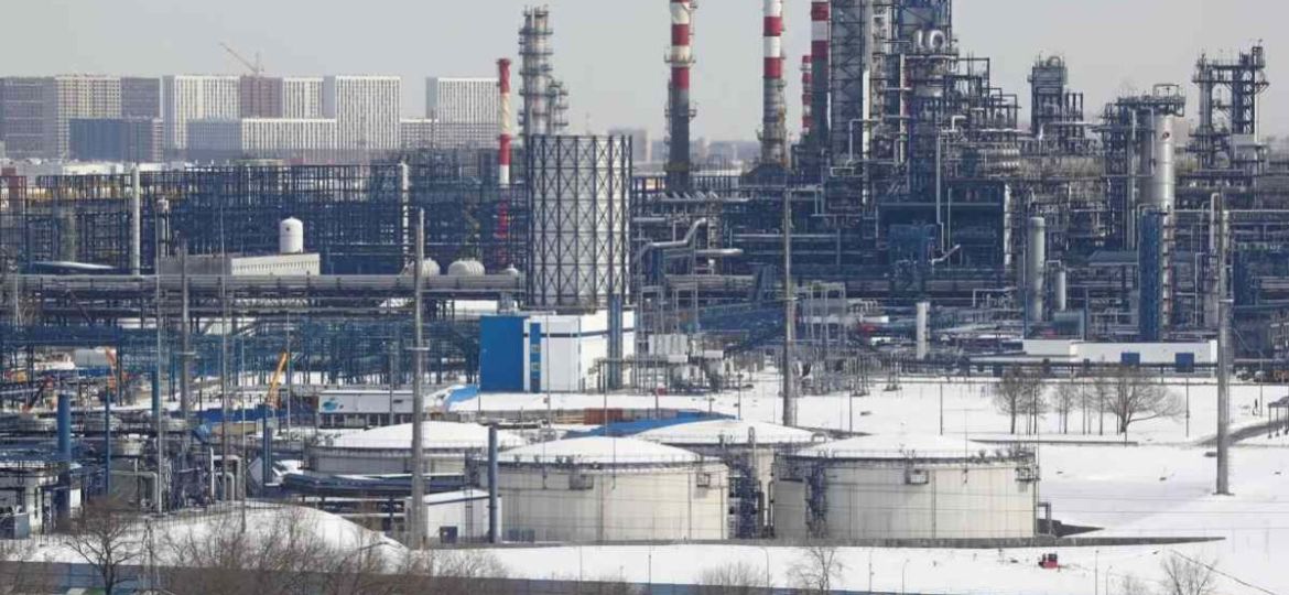 Drones-ucranianos-atacan-refineria-de-Salavat-planta-de-Orsk-podria-tardar-seis-meses-en-reanudar-operaciones
