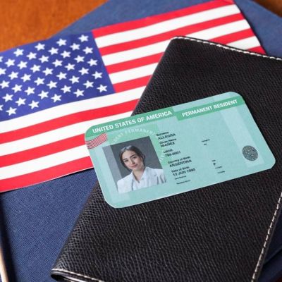 EU-acusa-a-11-personas-de-organizar-matrimonios-falsos-para-obtener-green-cards