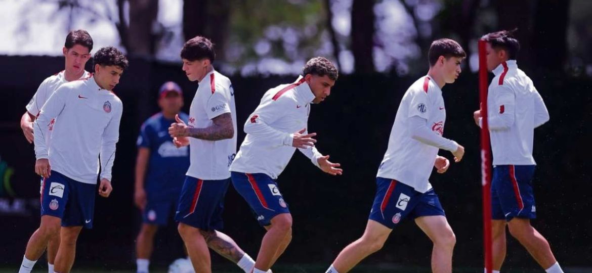 Gabriel-Milito-respalda-a-Armando-Gonzalez-pese-a-su-sequia-goleadora-con-Chivas