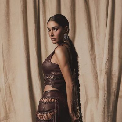 Galilea-Montijo-deslumbra-con-vestido-de-piel-burgundy-en-LCDLFMX