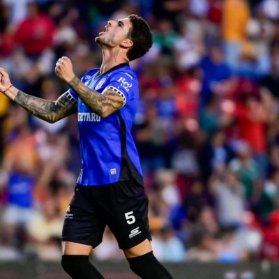 Homenchenko-da-el-triunfo-al-Queretaro-sobre-Tigres-en-tiempo-agregado