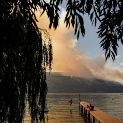 Incendio-Bald-Range-obliga-a-evacuar-a-mas-de-20-mil-personas-en-Columbia-Britanica