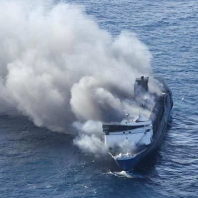 Incendio-en-ferry-de-Indonesia-deja-cinco-muertos-y-41-desaparecidos