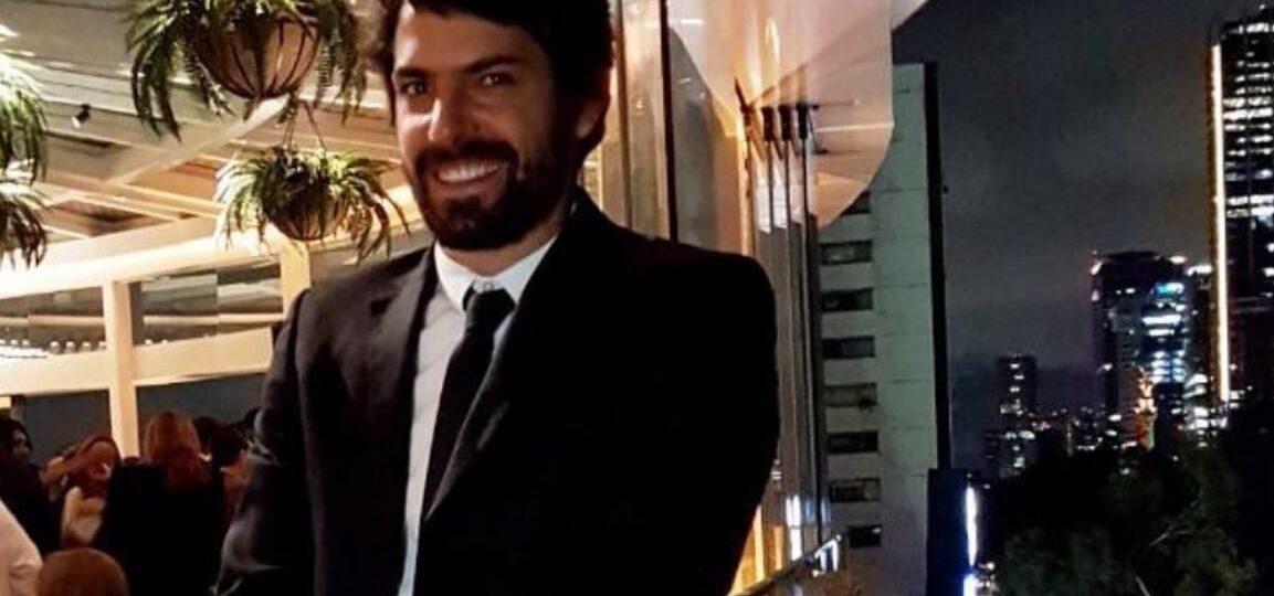 Jose-Maria-de-Tavira-explora-el-terror-social-en-el-podcast-Mexico-siniestro