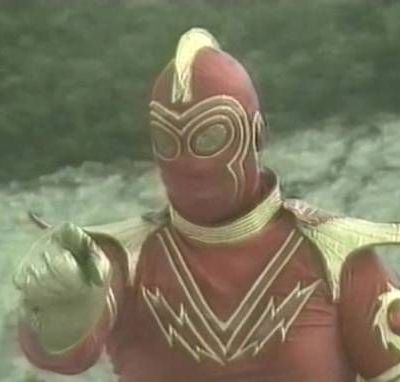 Magico-el-superheroe-mexicano-llegara-a-una-sesion-de-cine-cutre-en-Madrid