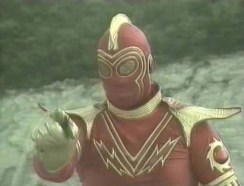 Magico-el-superheroe-mexicano-llegara-a-una-sesion-de-cine-cutre-en-Madrid