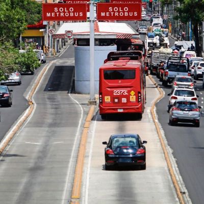 Metrobus-registro-1.6-millones-de-invasiones-a-su-carril-confinado-en-2025