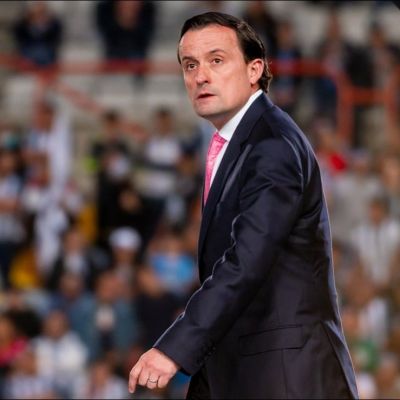 Mikel-Arriola-recibe-abucheos-en-el-Estadio-Banorte-por-reclamos-de-ascenso-y-descenso