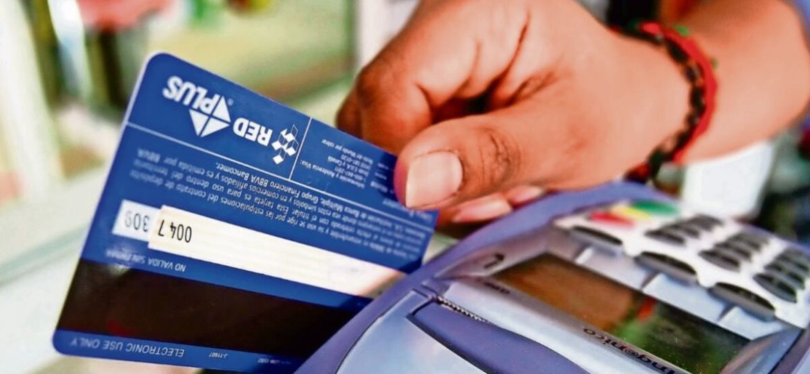 Morosidad-ajustada-de-tarjetas-alcanza-13.7-en-junio-maximo-desde-2021