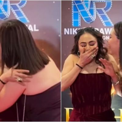Nikita-Rawal-recibe-un-beso-no-consensuado-durante-una-alfombra-roja-en-Mumbai