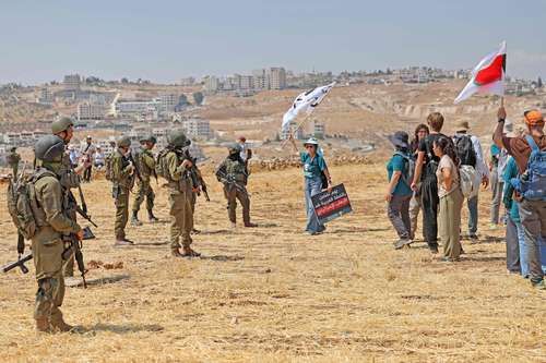 Palestinos-permanecen-sitiados-por-colonos-israelies-en-Qusra-Cisjordania