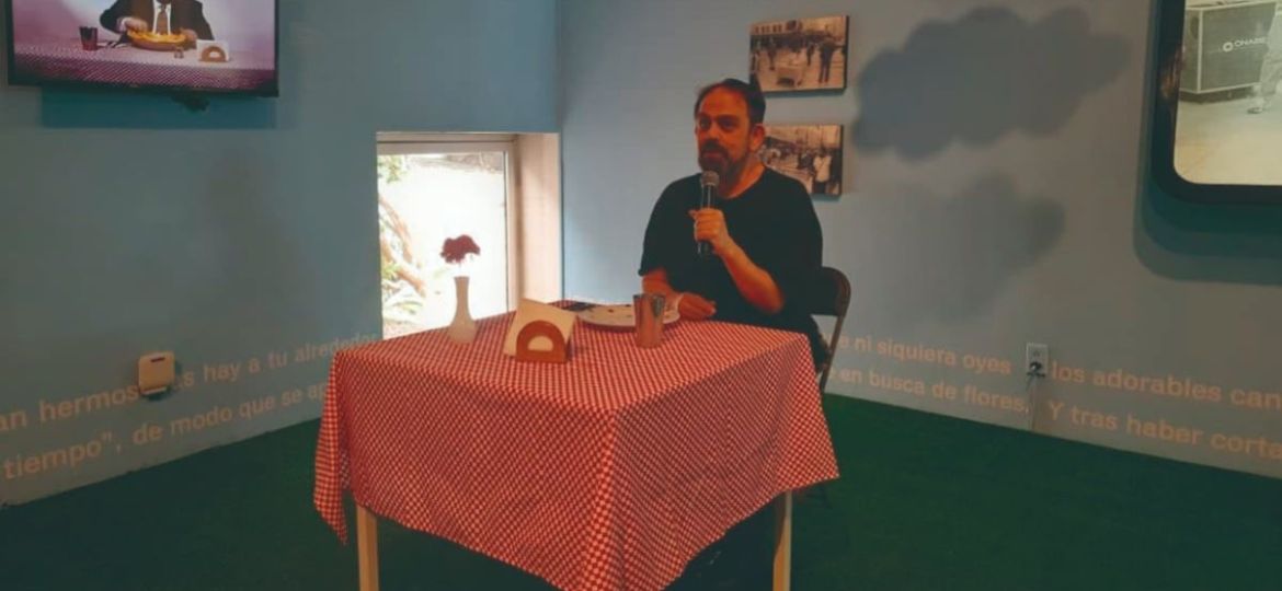 Pancho-Lopez-celebra-25-anos-de-performance-con-la-exposicion-El-picnic-y-la-sobremesa