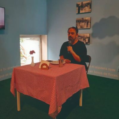 Pancho-Lopez-celebra-25-anos-de-performance-con-la-exposicion-El-picnic-y-la-sobremesa
