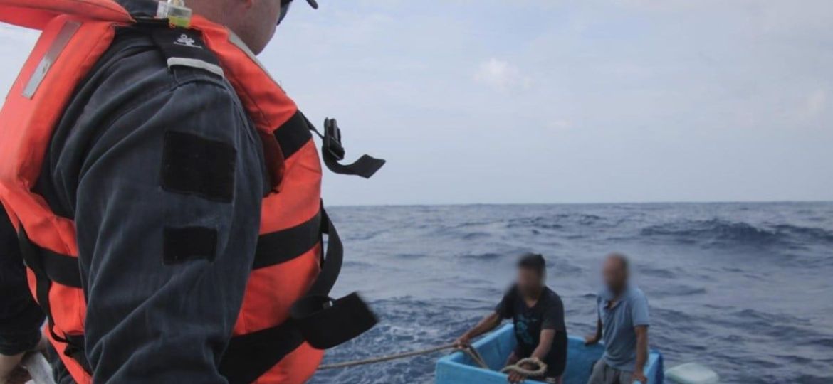 Rescatan-a-dos-pescadores-que-sobrevivieron-cinco-dias-a-la-deriva-frente-a-Chiapas