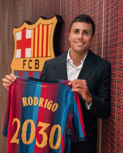 Rodri-se-incorpora-al-Barcelona-hasta-2030-por-una-operacion-estimada-en-76.5-millones-de-euros