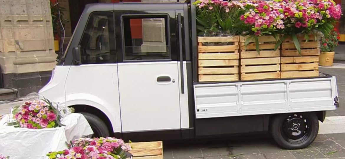 Sheinbaum-presenta-Olinia-Carga-vehiculo-electrico-mexicano-para-transportar-mercancias