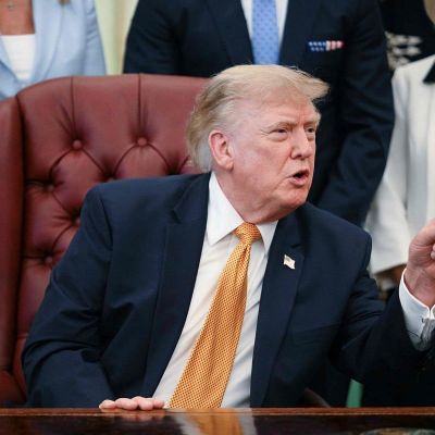 Trump-exige-a-Iran-una-indemnizacion-por-danos-mientras-sigue-bloqueado-el-estrecho-de-Ormuz