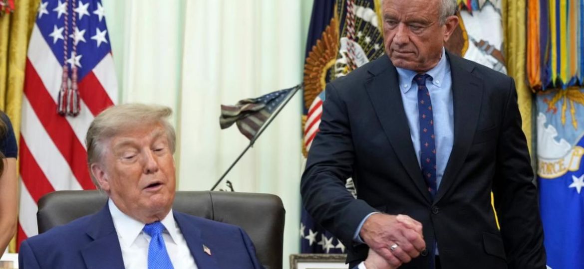 Trump-firma-orden-ejecutiva-para-separar-las-vacunas-contra-sarampion-paperas-y-rubeola
