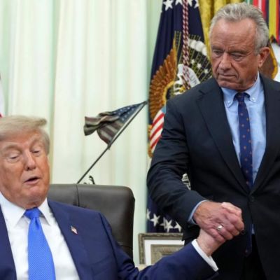 Trump-firma-orden-ejecutiva-para-separar-las-vacunas-contra-sarampion-paperas-y-rubeola