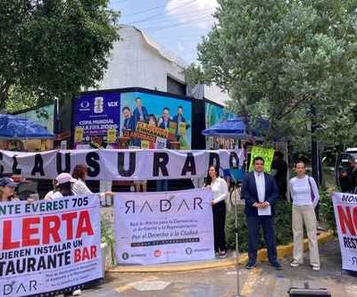 Vecinos-realizan-clausura-ciudadana-contra-restaurante-bar-en-Lomas-de-Chapultepec