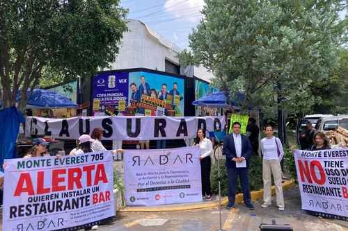 Vecinos-realizan-clausura-ciudadana-contra-restaurante-bar-en-Lomas-de-Chapultepec
