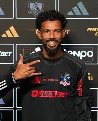Vozinha-es-presentado-como-nuevo-portero-del-Colo-Colo-de-Chile